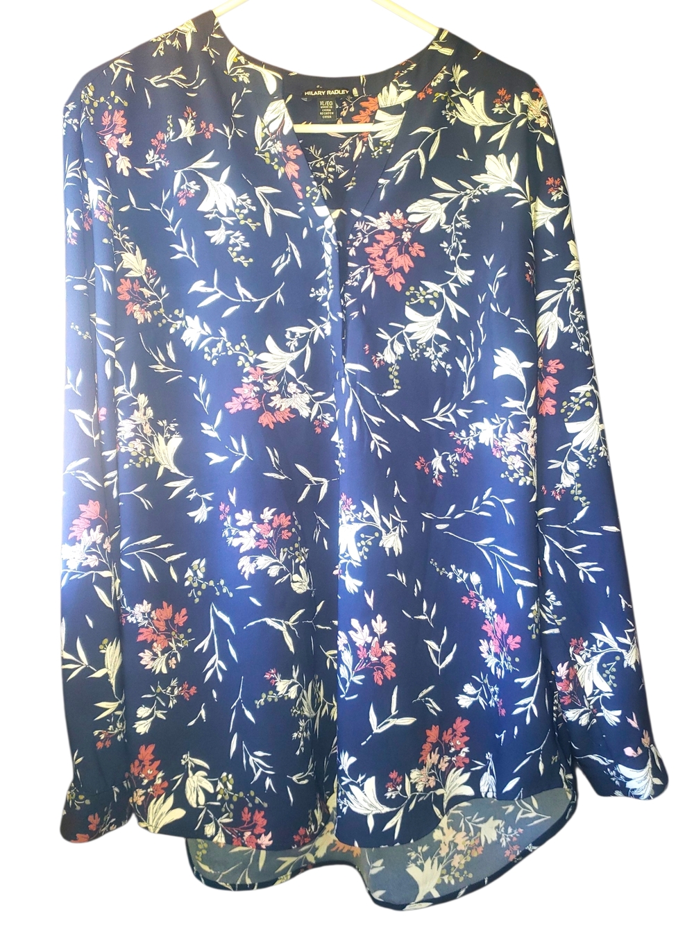 Hilary Radley Sz XL Lightweight Navy Floral V-Neck Top with Pink & White Blooms
